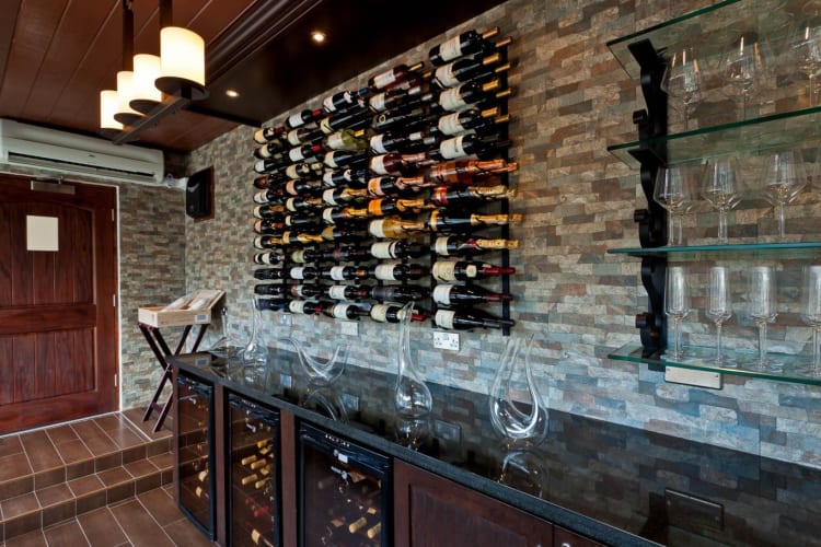 Wine salon